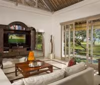 Villa Atas Ombak, TV Salle des médias